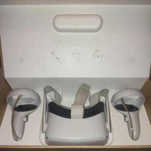 Oculus White VR Headset and Controllers